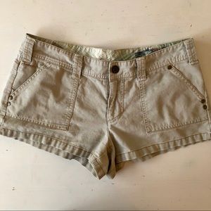 ⚡️NEW ITEM: American Eagle Khaki Shorts